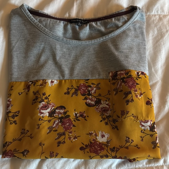 violets and roses Tops - Violets and roses M short sleeve tunic